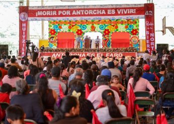 Mantengamos en alto la Antorcha que ilumina a Huitzilan