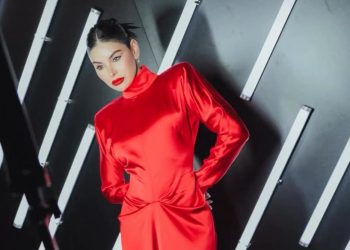 Ninoska Vásquez: El fenómeno latino que redefine el éxito en la industria de la moda europea este 2026