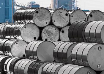 Vuela el precio del crudo 40.8% por conflicto en Medio Oriente