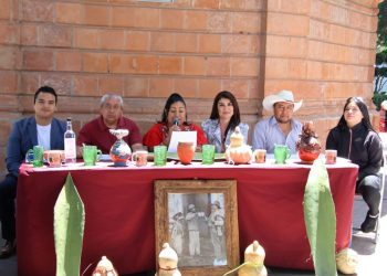 Invita a festival del pulque en el Parque de San Pedro Cholula