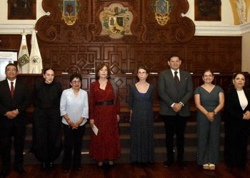 Se inaugura la Cátedra Magistral Dra. Matilde Montoya en el salón Barroco de la BUAP