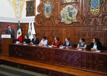 Puebla impulsa ciencia de alto impacto con semiconductores, innovación tecnológica y educación
