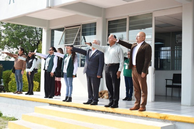 Fomenta Conalep Puebla respeto a símbolos patrios con actos cívicos
