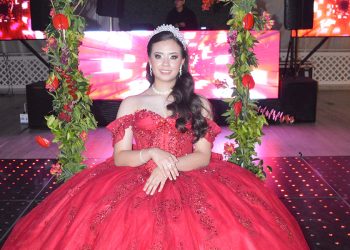 Shaakti Loranca cumplió sus XV primaveras con gran fiesta