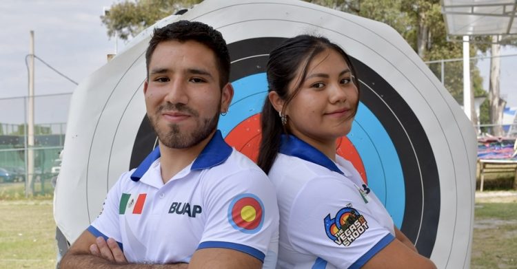Destacan estudiantes BUAP en competencia internacional de tiro con arco