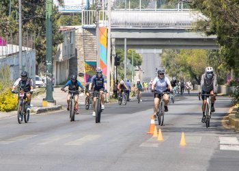 Celebra gobierno estatal a niñas y niños en la Vía Recreativa Metropolitana