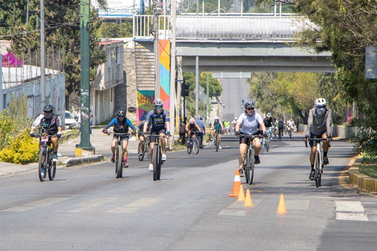 Celebra gobierno estatal a niñas y niños en la Vía Recreativa Metropolitana