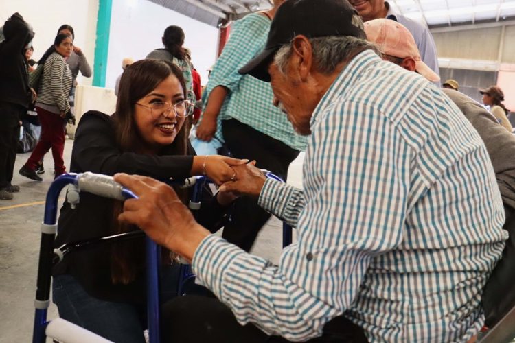 Entrega despensas y medicamentos en Ocoyucan