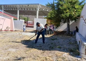 Realizan faena en escuelas de Santo Tomás Otlaltepec