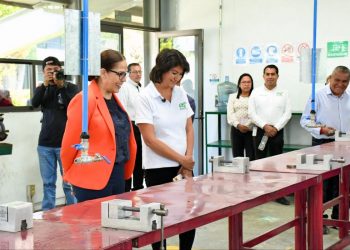 Reconoce subsecretaria de Educación Superior compromiso social y respuesta educativa de UTH