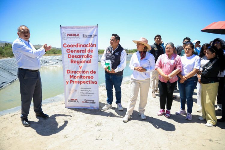 Recibe UTTECAM placa por obra hídrica que fortalece su infraestructura universitaria