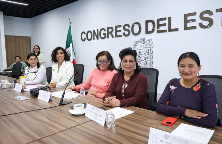 Avala Comisión del Congreso proyecto de acuerdo para que Ayuntamientos retiren obstáculos en banquetas
