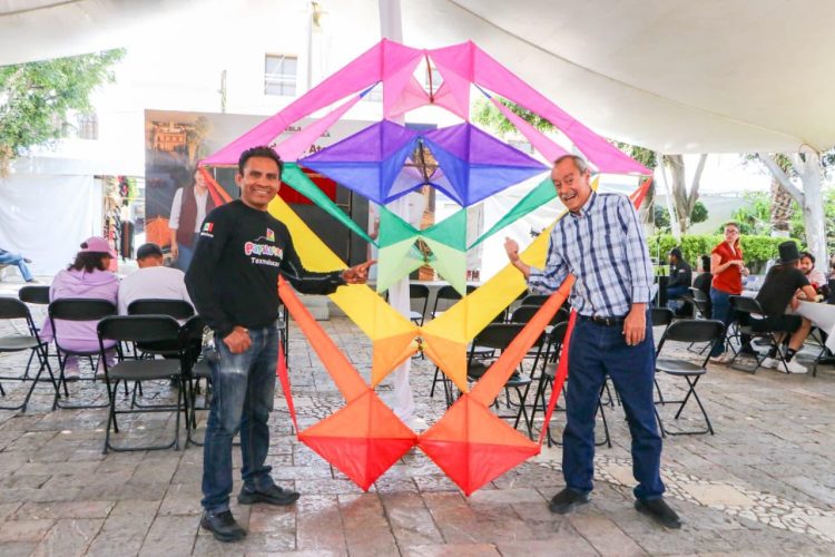 Artesanas y artesanos de San Martín Texmelucan reciben atención del gobierno estatal