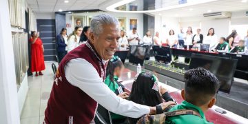 Abandera SEP Puebla a estudiantes de educación especial