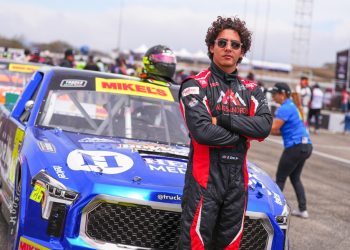 Alessandros Racing con maletas listas para conquistar Tulum
