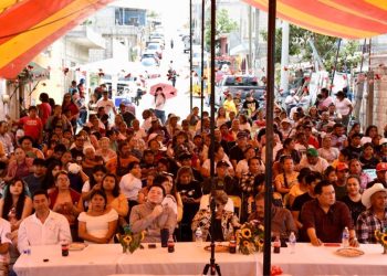 Celebran 20 años de desarrollo