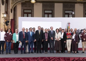 Presidenta presenta Comité de Científicos y Especialistas que analizarán la explotación de gas natural no convencional