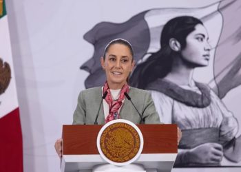 Sheinbaum felicitó a Katia Itzel porque será la primer mujer en pitar en un Mundial