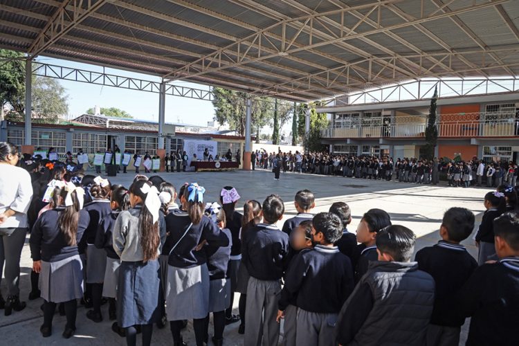 Refuerzan seguridad en escuela Fuerte de Guadalupe