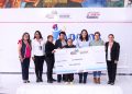 Lupita Cuautle entrega apoyos económicos a planteles educativos del municipio