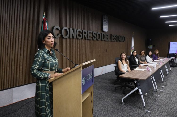 Realizan foro en el Congreso para analizar la participación de las mujeres en la transformación de la justicia y la administración pública