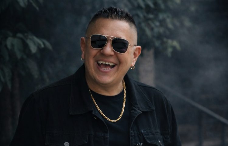 Gary Escobar rinde tributo al barrio en su nueva salsa «Latidos Del Barrio»