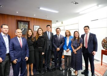 La Junta de Coordinación Política recibe a Roberto Velasco; hubo diálogo directo y abierto: Ignacio Mier