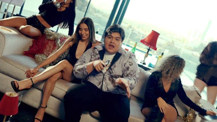 Octavio Cuadras desata la locura con el lanzamiento del álbum “Insania”