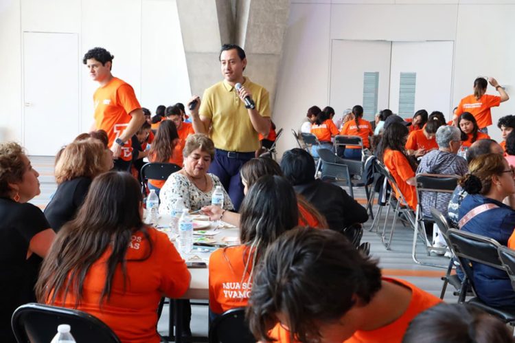 Fomenta DIF Puebla Capital convivencia entre personas adultas mayores y estudiantes universitarios