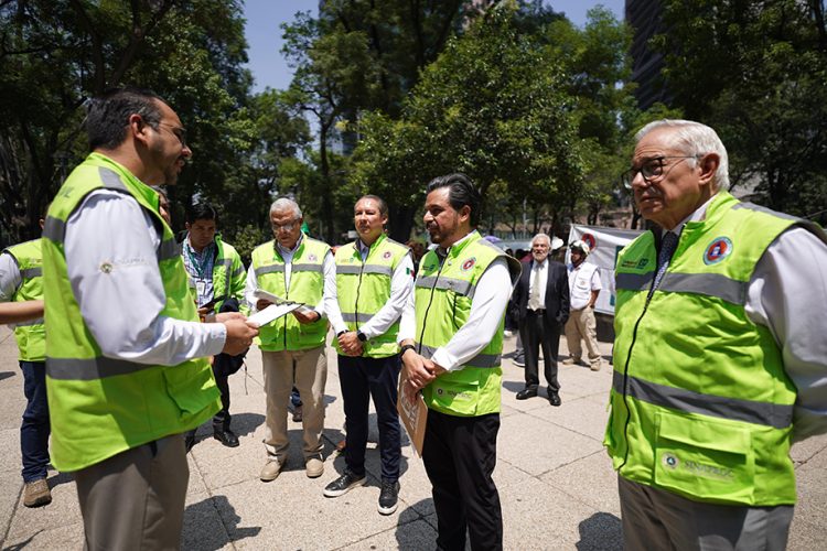Evacua IMSS 6 mil 184 inmuebles durante Primer Simulacro Nacional y despliega a más de 35 mil elementos de salud en CDMX