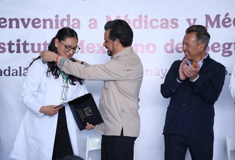 IMSS Jalisco consolida capacidad resolutiva con incorporación de 700 médicas y médicos especialistas