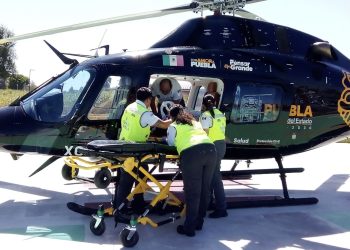 Con ambulancia aérea Gobierno del Estado garantiza atención especializada