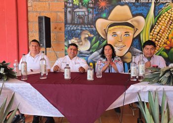 Gobierno estatal impulsa expoventas artesanales en espacios emblemáticos de los municipios