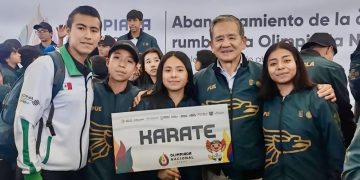 Más de 700 atletas compiten en Karate en Puebla
