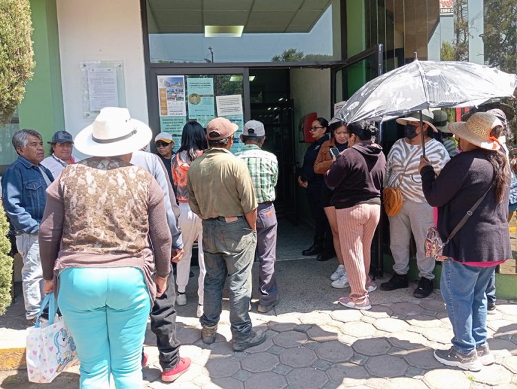 Demandan solución a obras en Texmelucan