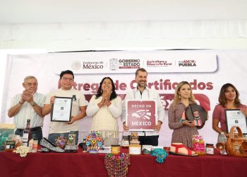 Entregan 98 certificados “Hecho en México” a productores del campo poblano