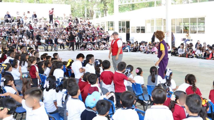 SEDIF lleva Circo de Valores y Unión Familiar a escuelas poblanas