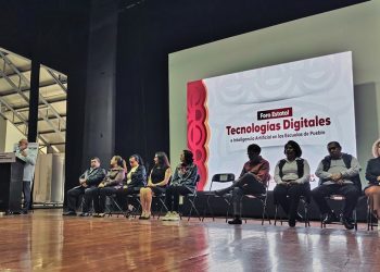 Impulsa SEP diálogo sobre tecnologías digitales e inteligencia artificial en las aulas