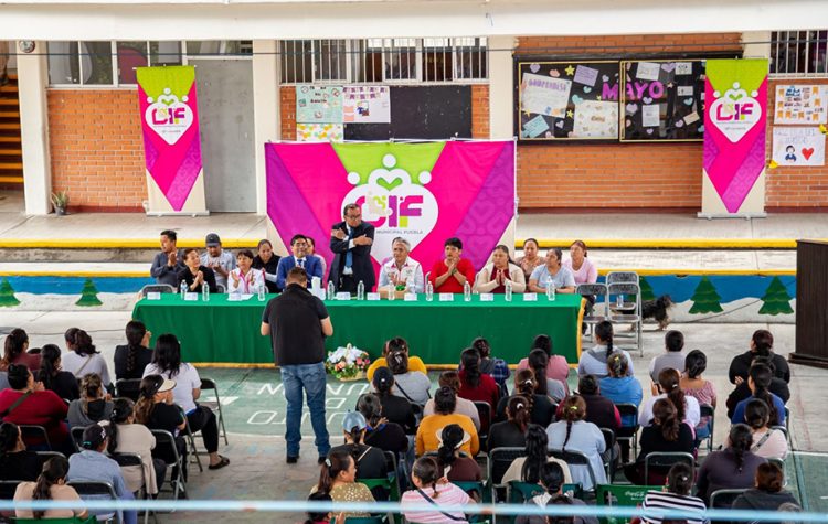 Reconoce DIF Puebla Capital a maestras y maestros con concurso “Voces de la Escuela”