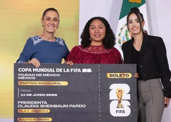 Claudia Sheinbaum presenta a las cuatro ganadoras del concurso representa a México en la inauguración del Mundial