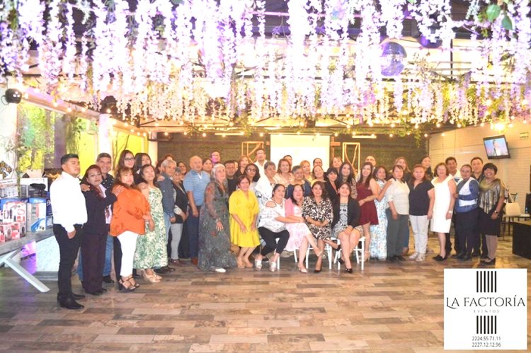Maestros de la Secundaria Número 20 celebraron su día