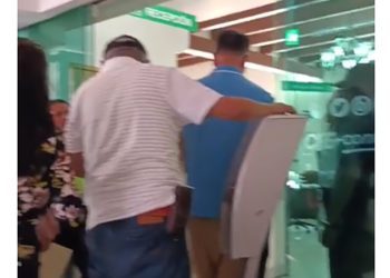 Queja de ciudadanos que esperan más de 2 horas en CFE en San Pedro Cholula
