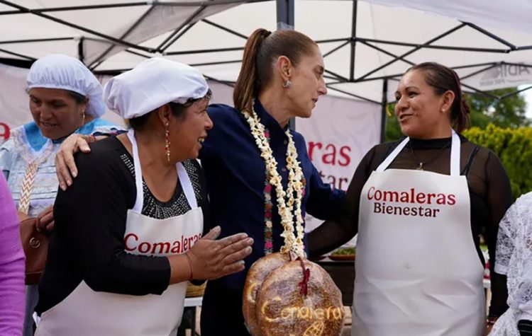 En Jocotitlán, Edomex, Sheinbaum Pardo entrega equipamientos de comaleras bienestar del plan nacional de maíz nativo: el maíz es la raíz