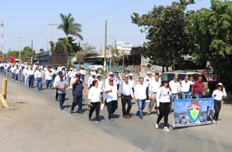 Pável Gaspar Ramírez participó en el desfile conmemorativo por el Día del Trabajo