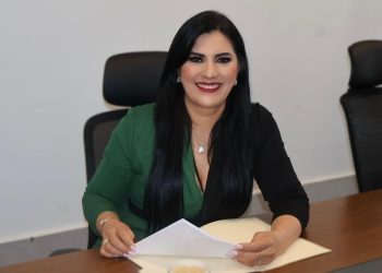 Propone Delfina Pozos cobertura médica para todas las personas que trabajan al servicio del Estado