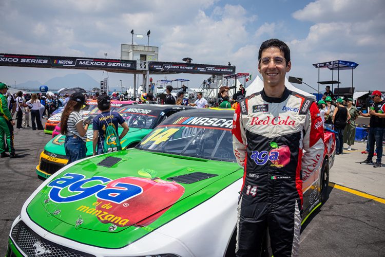 AGA Racing Team y Alex de Alba Jr., salieron de Puebla con top-5 de NASCAR México Series