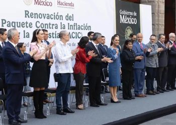 Presidenta Claudia Sheinbaum, empresas proveedoras y tiendas de autoservicio firman renovación del PACIC para mantener el precio de la canasta básica en 910 pesos