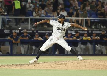 Juego sin hit ni carrera de Stephen Tarpley le da la serie a Sultanes sobre Rieleros