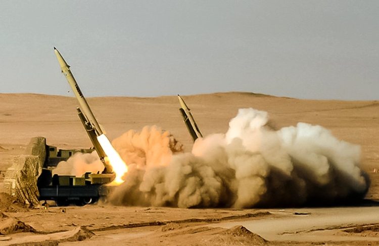 Irán atacó a Emiratos Árabes Unidos con 15 misiles y 4 drones