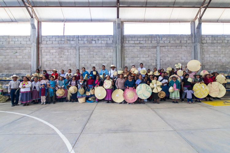 Concluyen capacitaciones del plan de atención a artesanas y artesanos en la Mixteca de Oaxaca